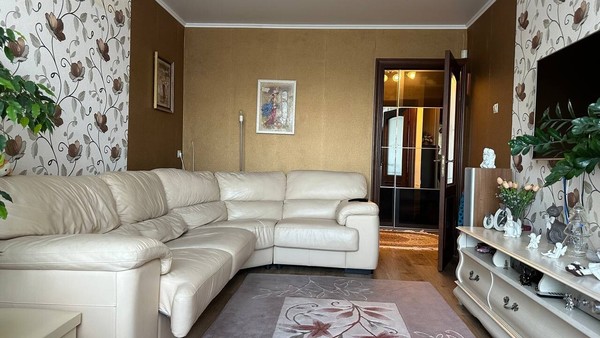 Продам двухкомнатную (2-комн.) квартиру, Университетский пр-кт, 8, Петергоф г