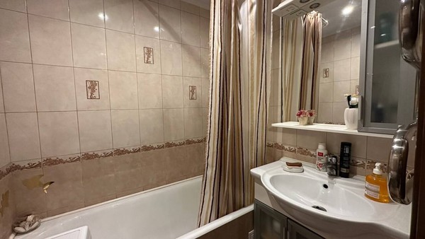 Продам двухкомнатную (2-комн.) квартиру, Университетский пр-кт, 8, Петергоф г