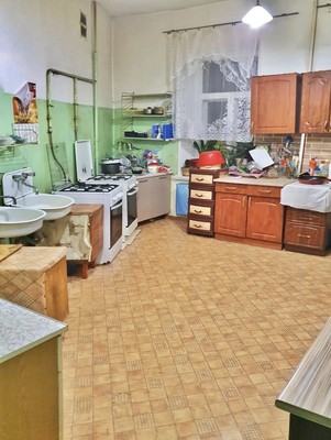 Продам комнату в 9-комн. квартире, Большой В.О. пр-кт, 96В, Санкт-Петербург г