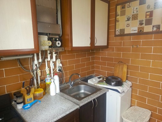 Продам трехкомнатную (3-комн.) квартиру, Гайдара ул, 18, Симферополь г