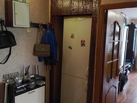 Продам трехкомнатную (3-комн.) квартиру, Гайдара ул, 18, Симферополь г