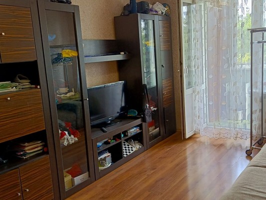 Продам трехкомнатную (3-комн.) квартиру, Гайдара ул, 18, Симферополь г