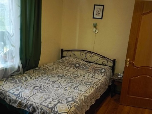 Продам трехкомнатную (3-комн.) квартиру, Гайдара ул, 18, Симферополь г