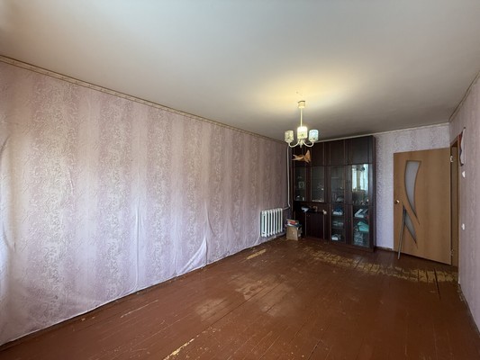 Продам трехкомнатную (3-комн.) квартиру, 8, Извара д