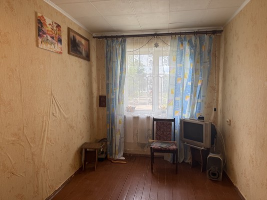 Продам трехкомнатную (3-комн.) квартиру, 8, Извара д