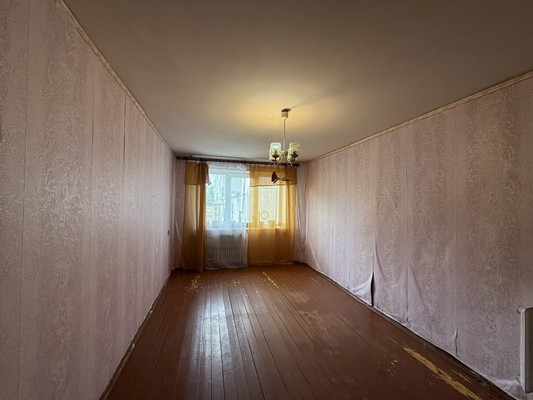 Продам трехкомнатную (3-комн.) квартиру, 8, Извара д