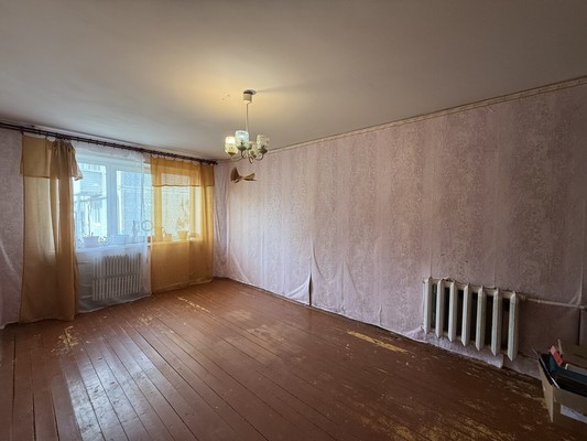 Продам трехкомнатную (3-комн.) квартиру, 8, Извара д