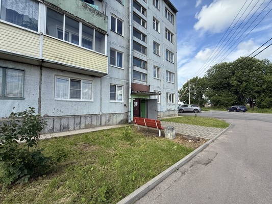 Продам трехкомнатную (3-комн.) квартиру, 8, Извара д