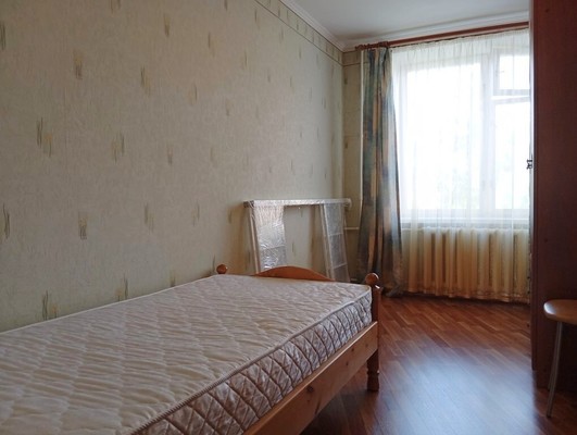 Продам трехкомнатную (3-комн.) квартиру, Центральная ул, 5, Юрово д