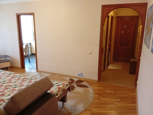 Продам трехкомнатную (3-комн.) квартиру, Центральная ул, 5, Юрово д