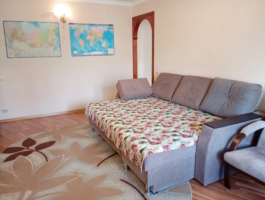 Продам трехкомнатную (3-комн.) квартиру, Центральная ул, 5, Юрово д