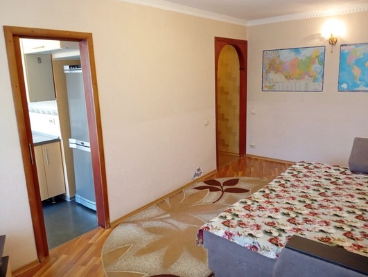 Продам трехкомнатную (3-комн.) квартиру, Центральная ул, 5, Юрово д
