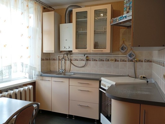 Продам трехкомнатную (3-комн.) квартиру, Центральная ул, 5, Юрово д
