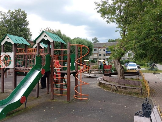 Продам трехкомнатную (3-комн.) квартиру, Центральная ул, 5, Юрово д
