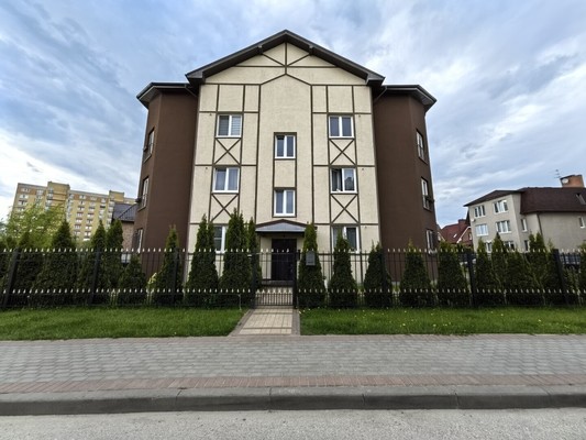Продам двухкомнатную (2-комн.) квартиру, М.Светлова ул, 28А, Калининград г