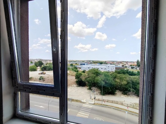 Продам трехкомнатную (3-комн.) квартиру, Александра Суворова пр-кт, 25к2, Симферополь г