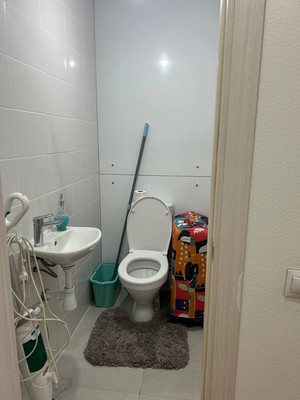 Продам трехкомнатную (3-комн.) квартиру, лётчика Ларюшина ул, 6к2, Люберцы г