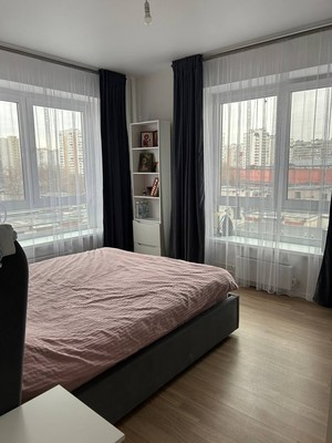 Продам трехкомнатную (3-комн.) квартиру, лётчика Ларюшина ул, 6к2, Люберцы г