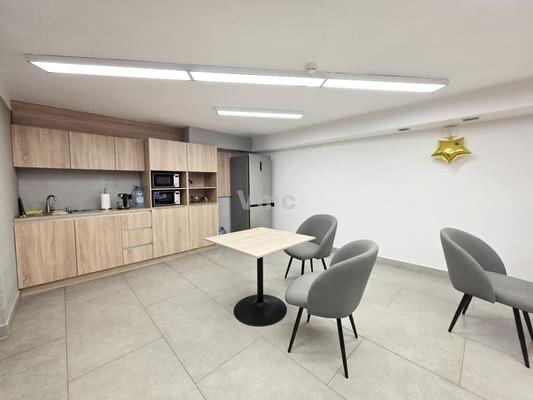 Продам коммерческое помещение 1 016 м2, Большая Серпуховская ул, 19/37 5, Москва г