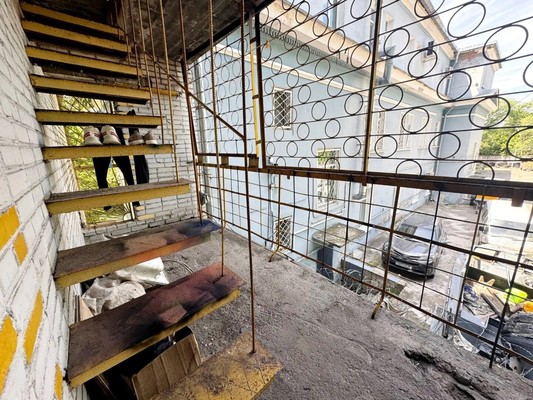 Продам комнату в 18-комн. квартире, Пирогова ул, 32, Комсомольск-на-Амуре г