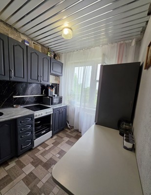 Продам двухкомнатную (2-комн.) квартиру, 1-й Микрорайон ул, 40Б, Эльбан рп