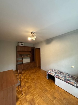 Продам двухкомнатную (2-комн.) квартиру, Братьев Касимовых ул, 28, Казань г