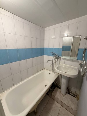 Продам двухкомнатную (2-комн.) квартиру, Братьев Касимовых ул, 28, Казань г
