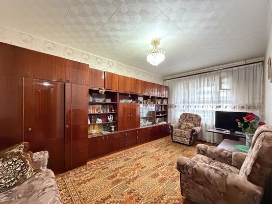 Продам двухкомнатную (2-комн.) квартиру, Осетинская ул, 127, Нальчик г