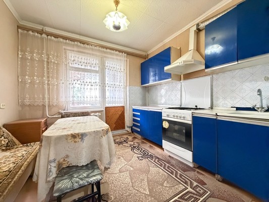 Продам двухкомнатную (2-комн.) квартиру, Осетинская ул, 127, Нальчик г