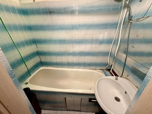 Продам двухкомнатную (2-комн.) квартиру, Кооперативная-1 ул, 3, Тюлячи с