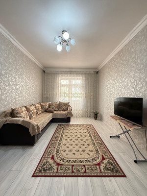 Продам трехкомнатную (3-комн.) квартиру, Толстого ул, 180кБ, Нальчик г