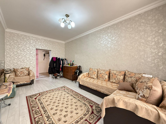 Продам трехкомнатную (3-комн.) квартиру, Толстого ул, 180кБ, Нальчик г