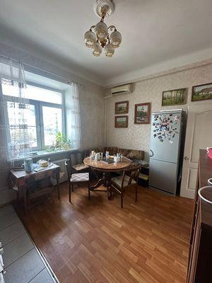 Продам долю в 2-комн. квартире, Кутузовский пр-кт, 41, Москва г