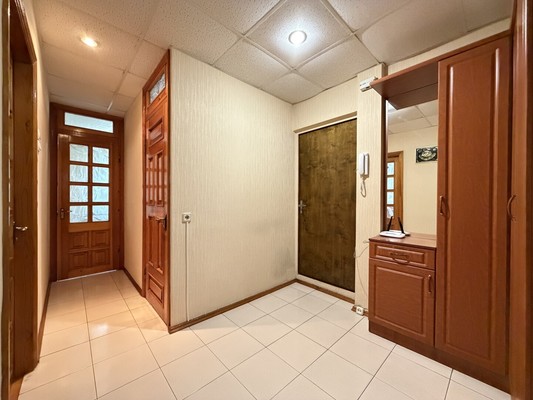 Продам трехкомнатную (3-комн.) квартиру, Хмельницкого ул, 39, Нальчик г