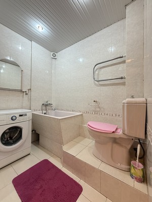 Продам трехкомнатную (3-комн.) квартиру, Хмельницкого ул, 39, Нальчик г