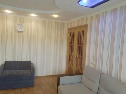 Сдам двухкомнатную (2-комн.) квартиру, Болотова ул, 8к3, Алексин г