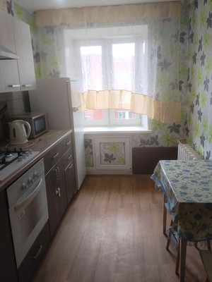 Сдам двухкомнатную (2-комн.) квартиру, Болотова ул, 8к3, Алексин г