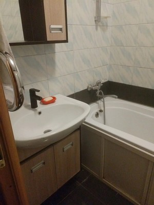 Сдам двухкомнатную (2-комн.) квартиру, Болотова ул, 8к3, Алексин г