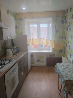 Сдам двухкомнатную (2-комн.) квартиру, Болотова ул, 8к3, Алексин г
