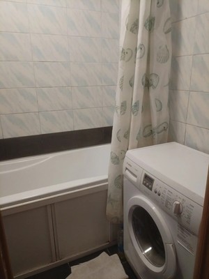 Сдам двухкомнатную (2-комн.) квартиру, Болотова ул, 8к3, Алексин г