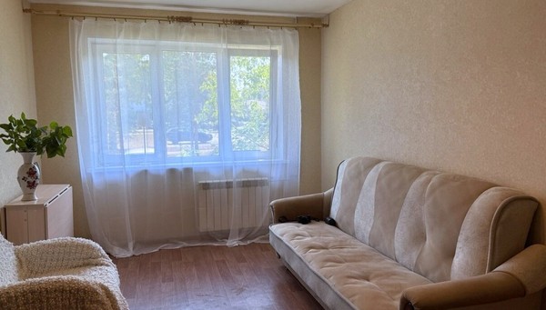 Продам двухкомнатную (2-комн.) квартиру, Вингиссара пр-кт, 82, Волосово г