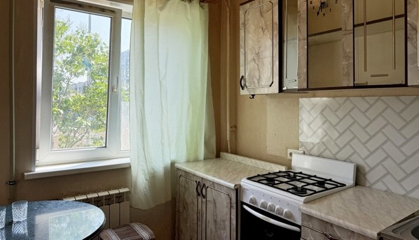 Продам двухкомнатную (2-комн.) квартиру, Вингиссара пр-кт, 82, Волосово г