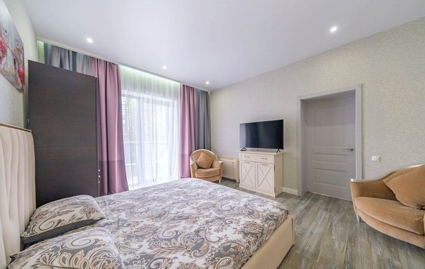 Продам трехкомнатную (3-комн.) квартиру, Курортный (Хостинский р-н) пр-кт, 925, Сочи г