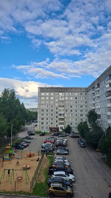 Продам двухкомнатную (2-комн.) квартиру, Петрозаводская ул, 52, Сыктывкар г