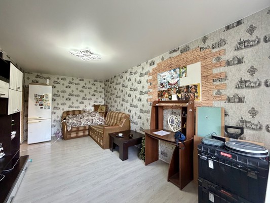 Продам однокомнатную (1-комн.) квартиру, Центральная ул, 18А, Пролетарский рп