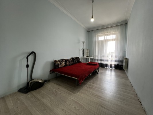 Продам двухкомнатную (2-комн.) квартиру, им. Евдокии Бершанской ул, 19, Краснодар г