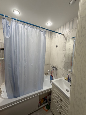Продам трехкомнатную (3-комн.) квартиру, Калинина ул, 114, Ишим г