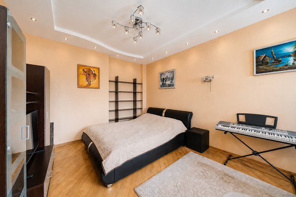 Продам двухкомнатную (2-комн.) квартиру, Хачатуряна ул, 12к1, Москва г