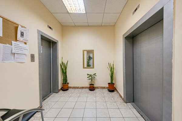 Продам двухкомнатную (2-комн.) квартиру, Хачатуряна ул, 12к1, Москва г