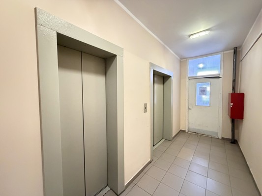 Продам однокомнатную (1-комн.) квартиру, Зеленая ул, 4, Свердловский рп